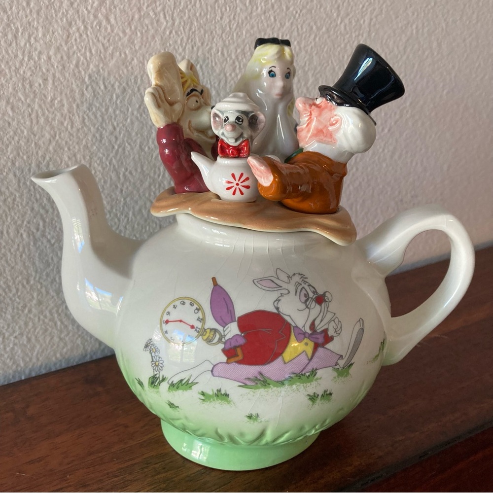 Disney Alice in Wonderland Paul Cardew Limited Ed.Ceramic Teapot White
Rabbit